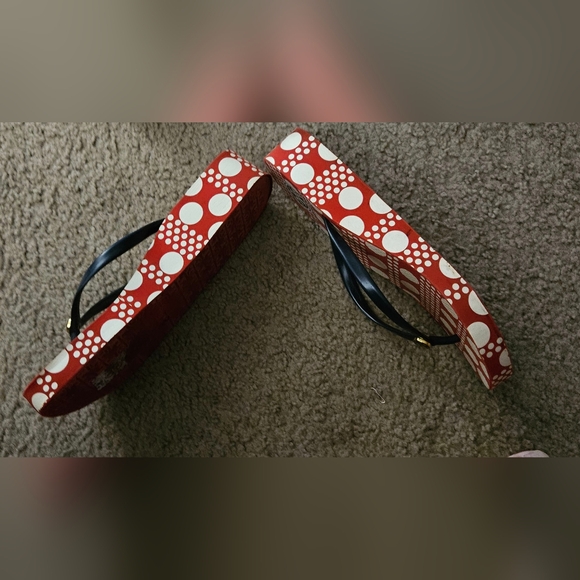 Tory Bunch Women's Size 9 Flip-flops - Picture 2 of 4